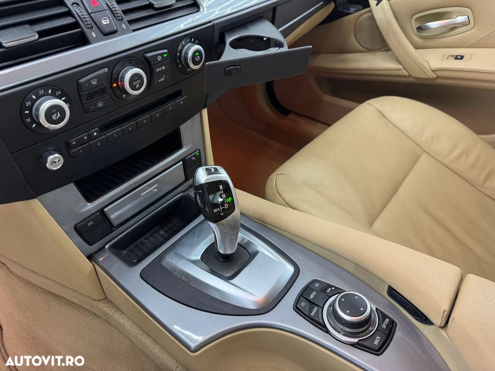 BMW Seria 5 520d Aut. - 23