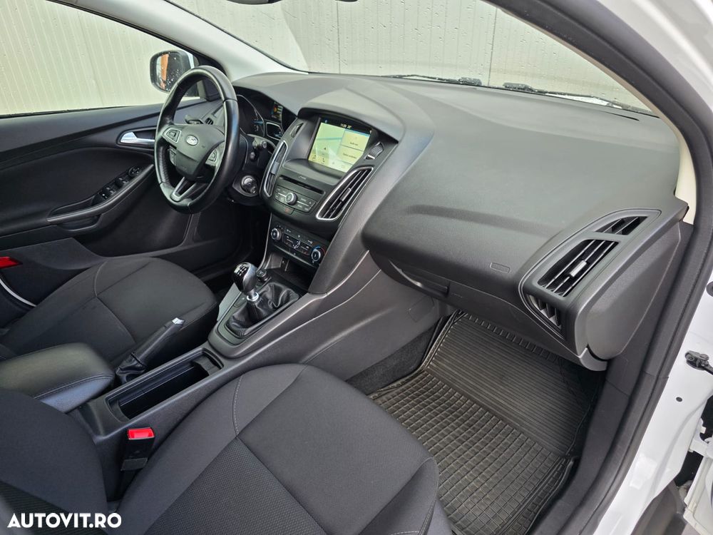 Ford Focus 1.5 TDCi DPF Start-Stopp-System Business - 13