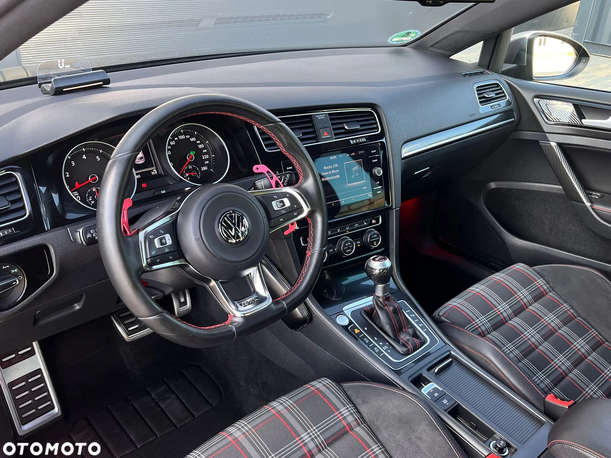 Volkswagen Golf GTI Performance BlueMotion Technology DSG - 16