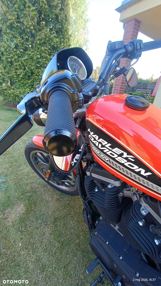 Harley-Davidson Sportster Roadster 883R - 2
