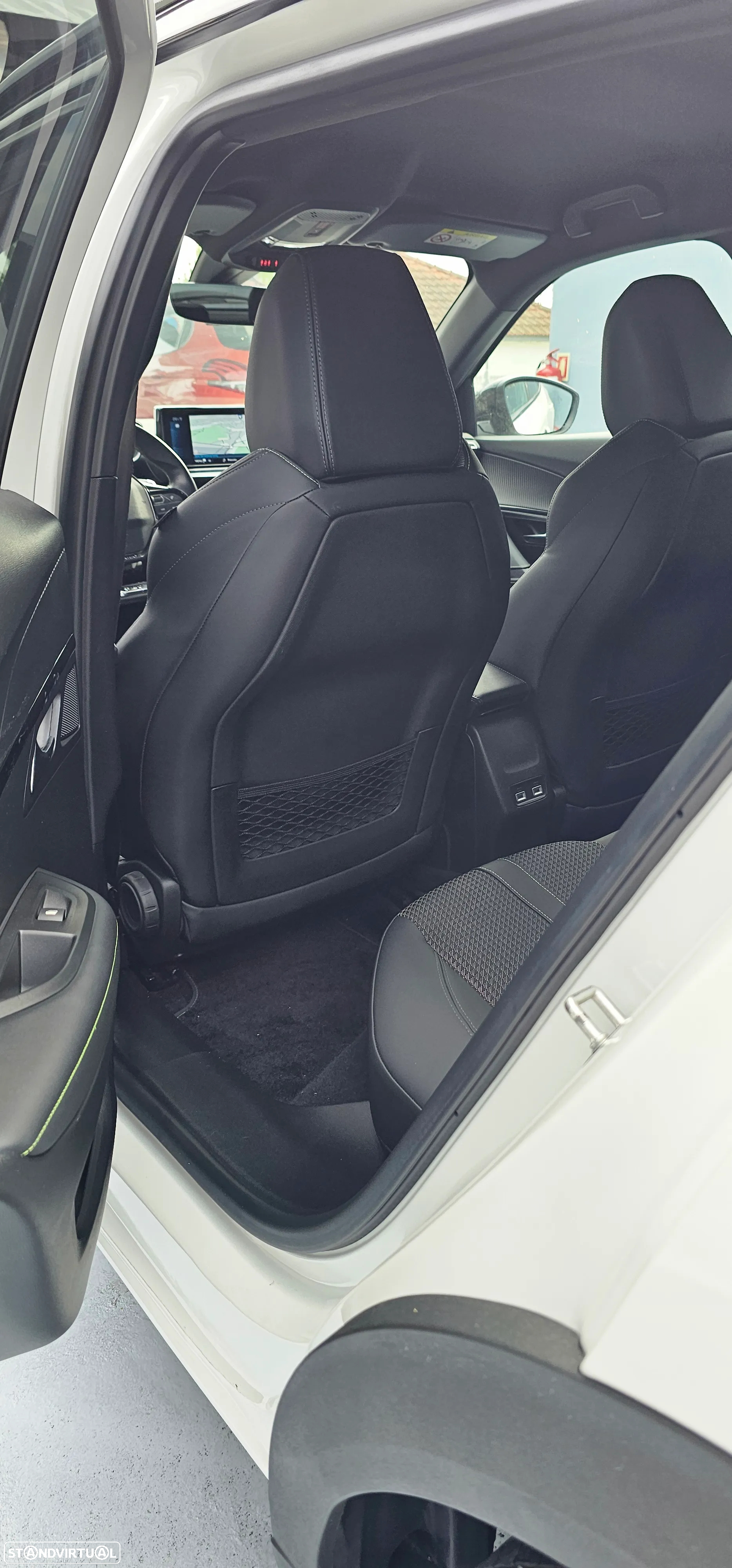 Peugeot 2008 BlueHDi 130 EAT8 GT Pack - 17