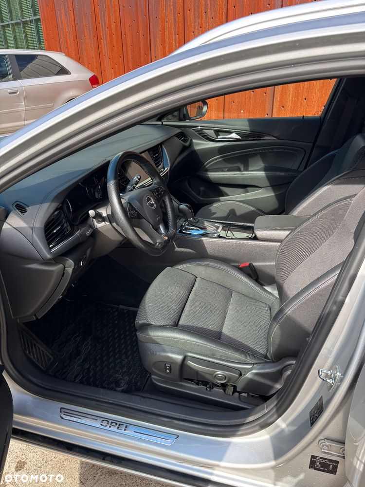 Opel Insignia - 10