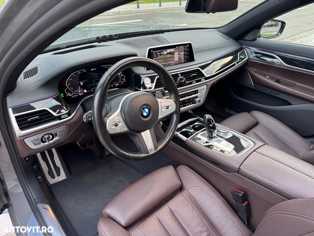 BMW Seria 7 745e - 23