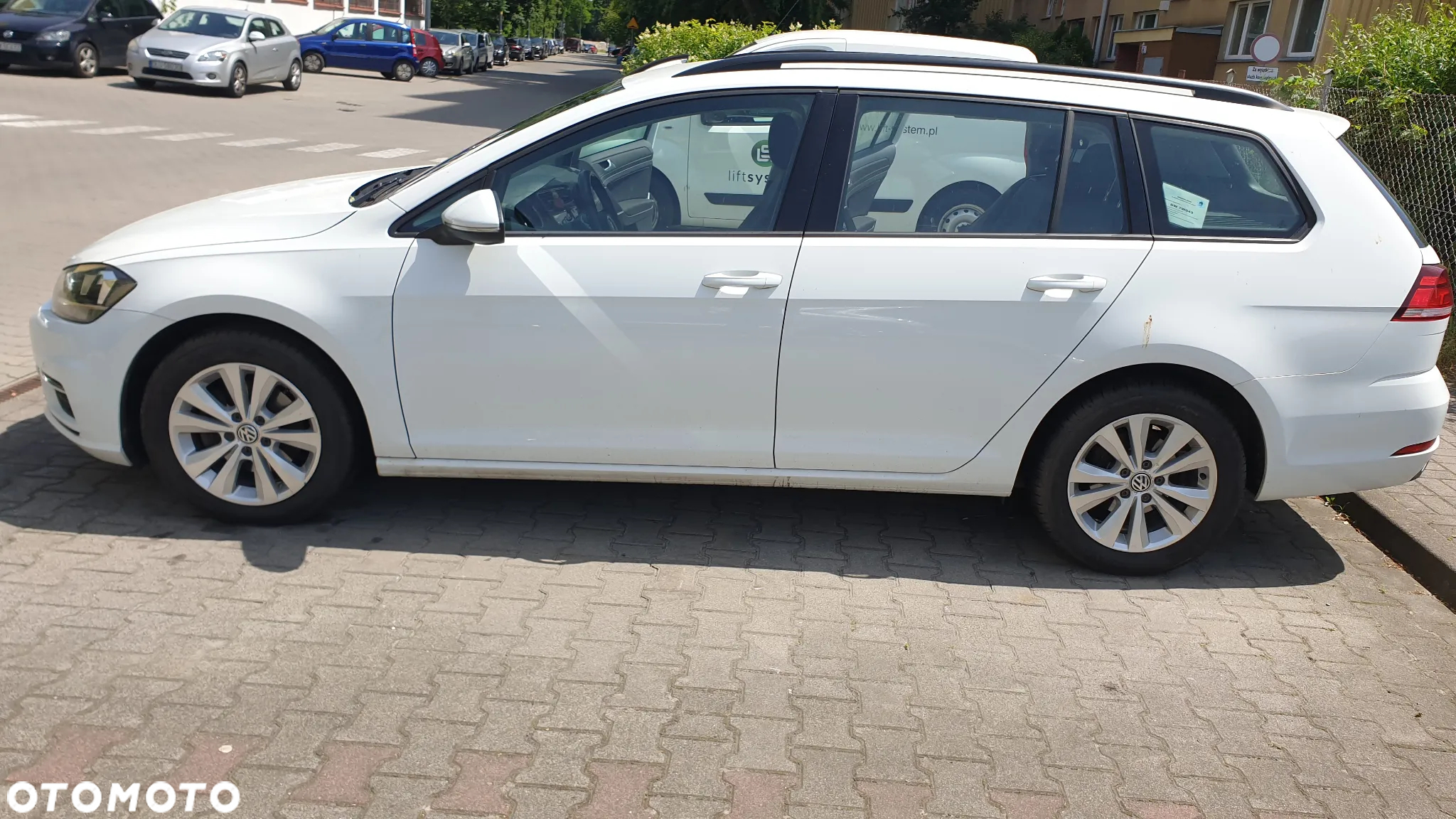 Volkswagen Golf VII 1.6 TDI BMT Comfortline - 24