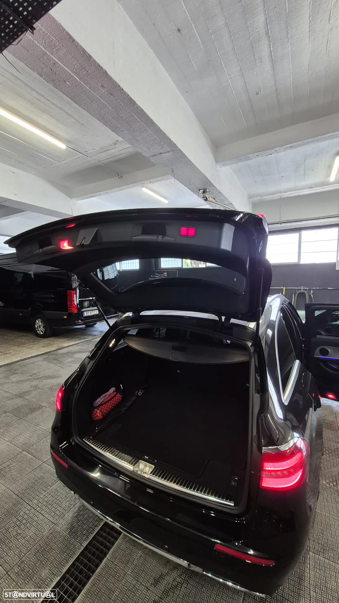 Mercedes-Benz E 220 d AMG Line 7L - 11