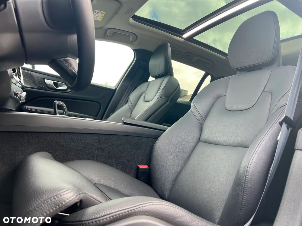 Volvo V60 B4 D Ultimate Dark - 23