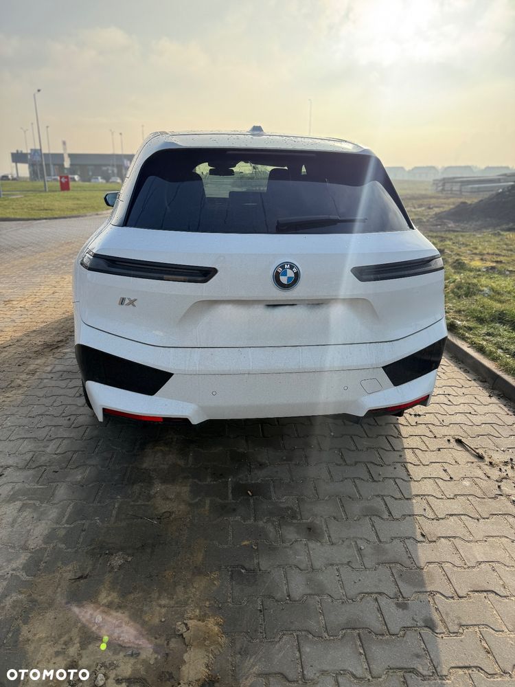 BMW iX xDrive40 76.6kWh - 3