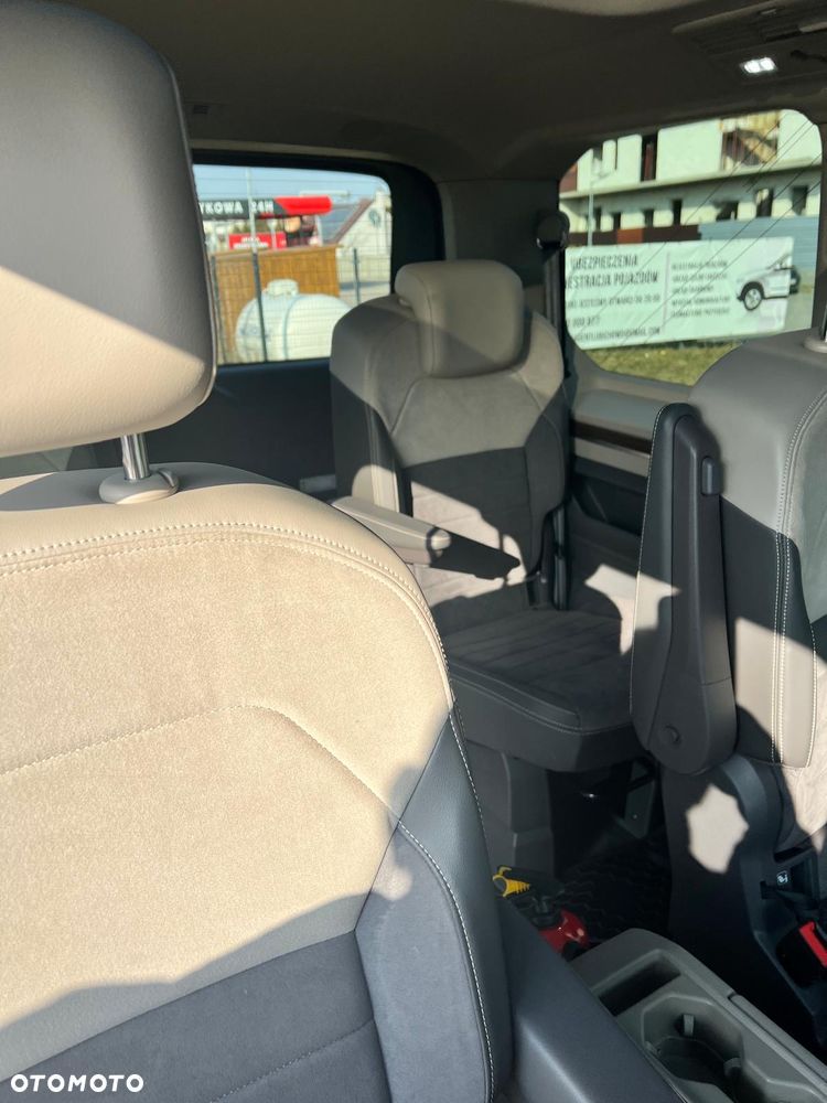 Volkswagen Multivan - 13