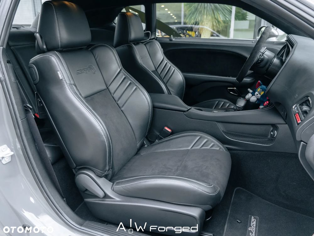 Dodge Challenger 6.2 Hellcat - 28