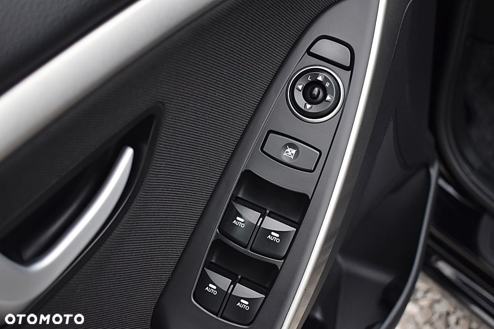 Hyundai i30 1.6 CRDI Trend - 25