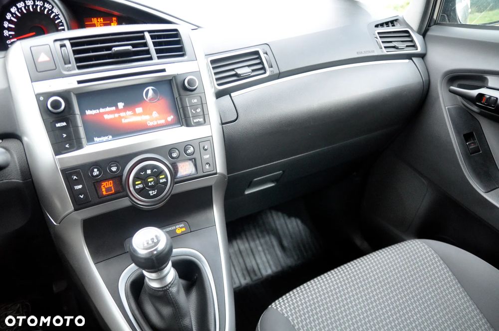 Toyota Verso 2.0 D-4D Prestige 7os - 30