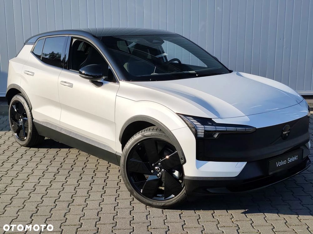 Volvo EX30 69kWh Twin Motor Ultra Black Edition - 32