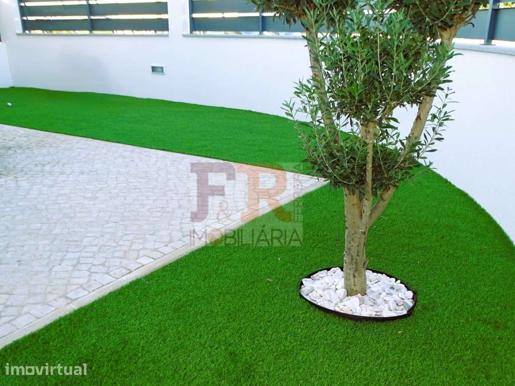 Moradia Duplex Gaveto T4 com Pérgula, Fernão Ferro - Grande imagem: 2/60