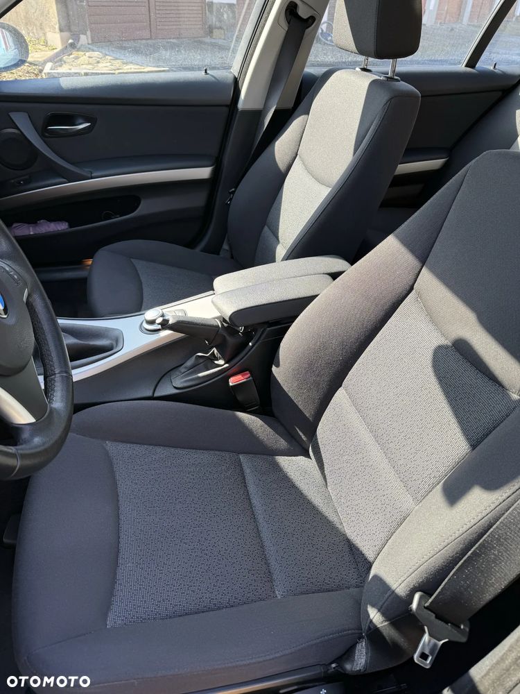 BMW Seria 3 - 28