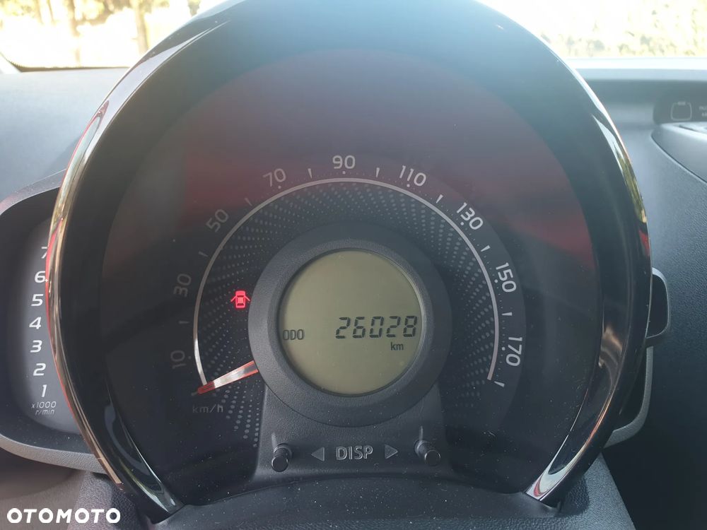 Toyota Aygo x-play - 13