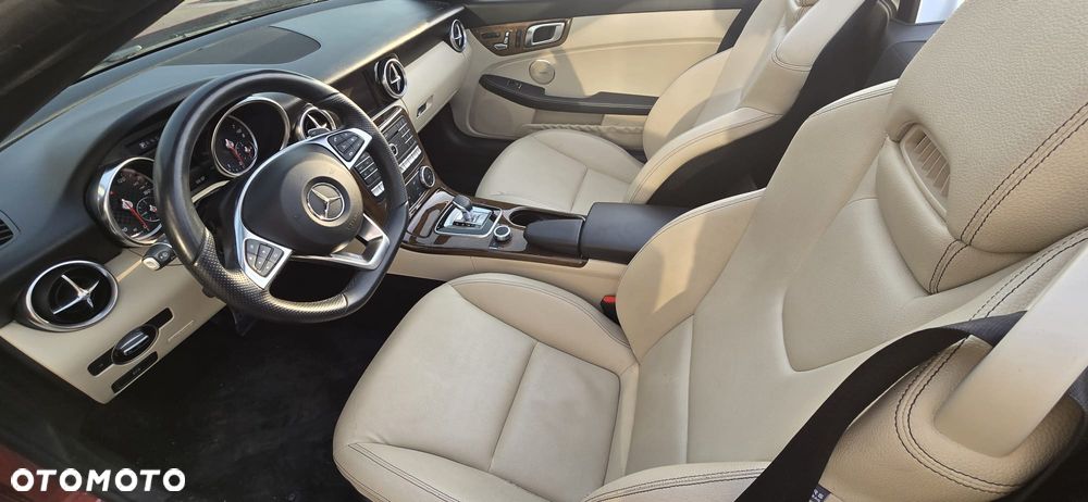 Mercedes-Benz SLC - 14