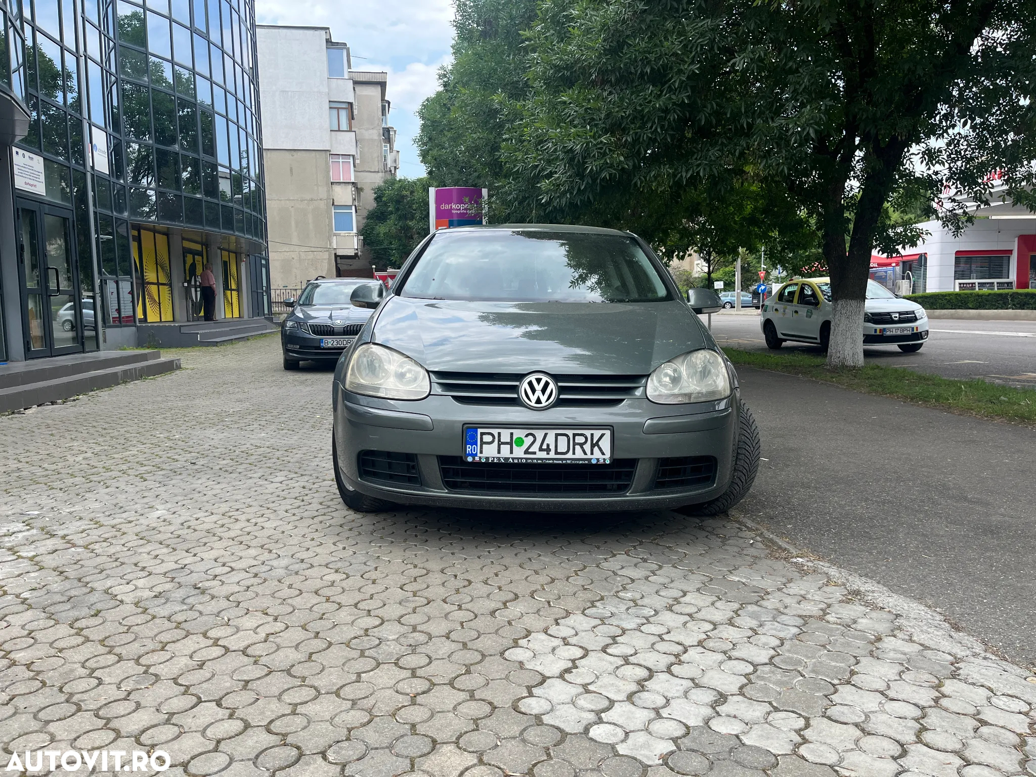 Volkswagen Golf 2.0 TDI Comfortline DSG - 2
