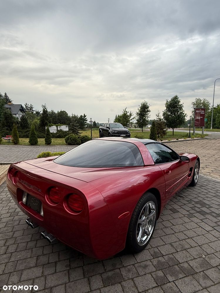 Chevrolet Corvette - 5