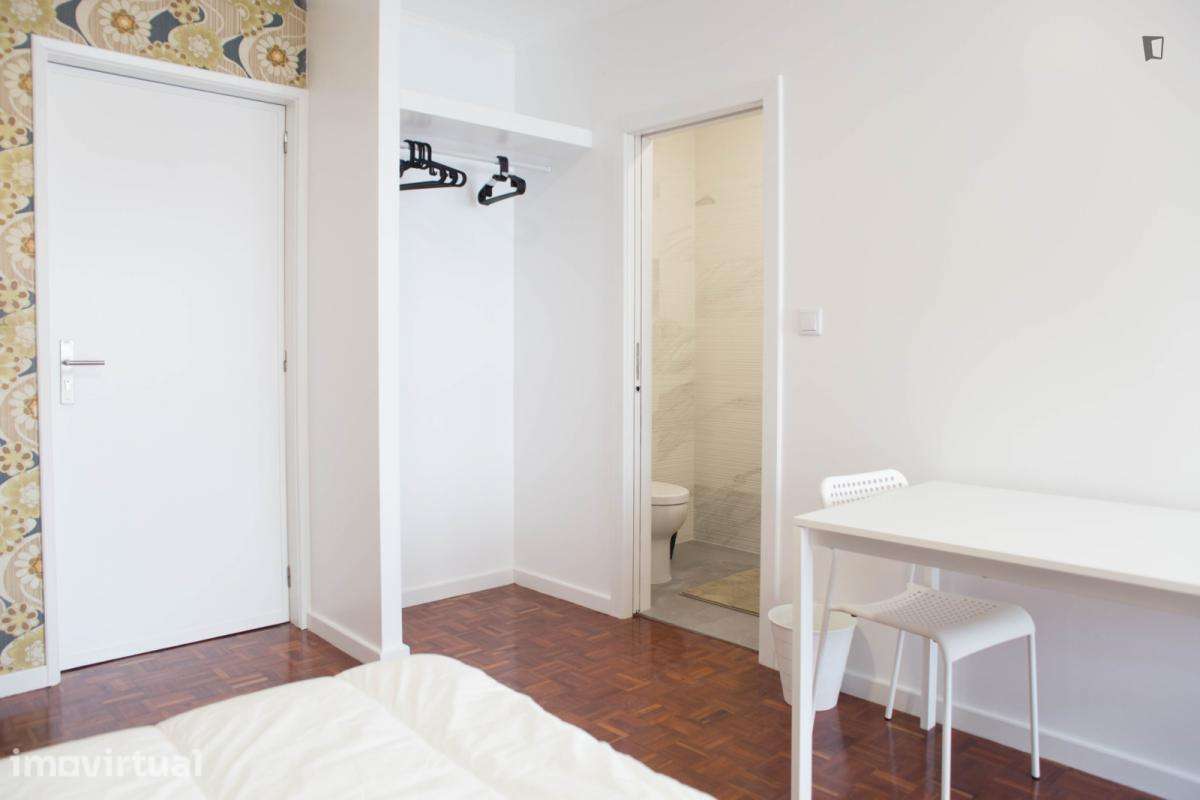 Quarto - localizado em Rio Tinto Porto - Grande imagem: 5/22