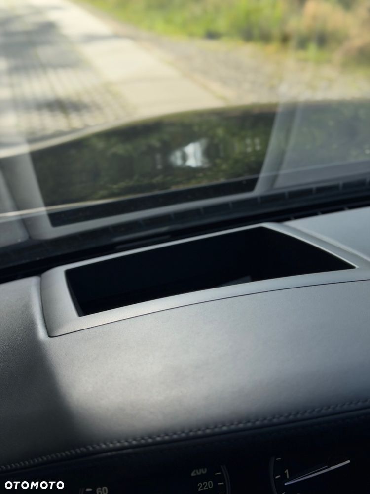 BMW Seria 7 - 22