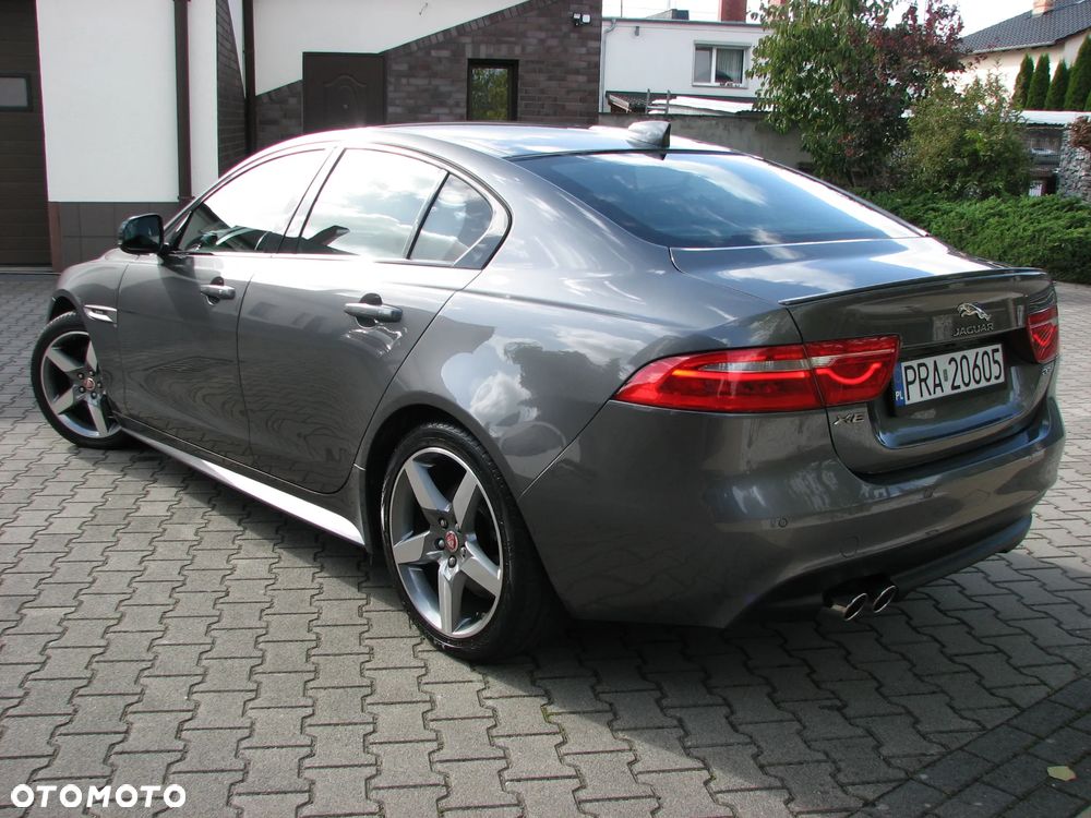 Jaguar XE 20d R-Sport - 4