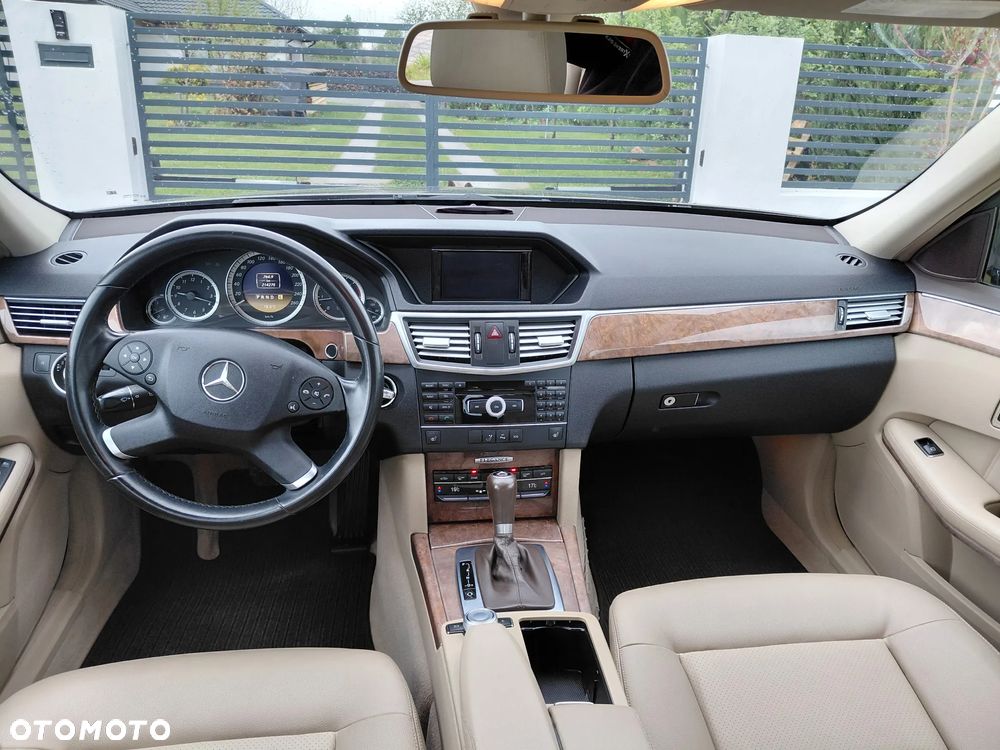 Mercedes-Benz Klasa E 200 CDI DPF BlueEFFICIENCY 7G-TRONIC Elegance - 11
