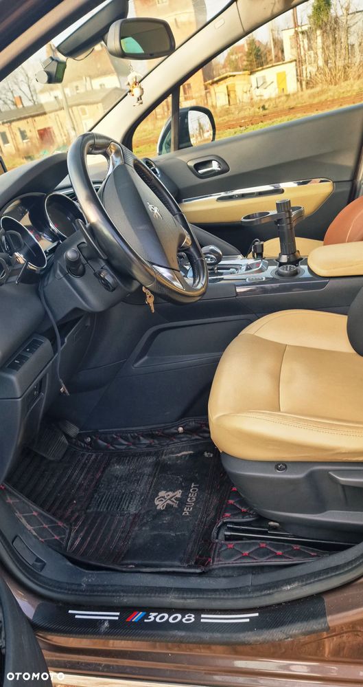 Peugeot 3008 Hybrid4 - 6