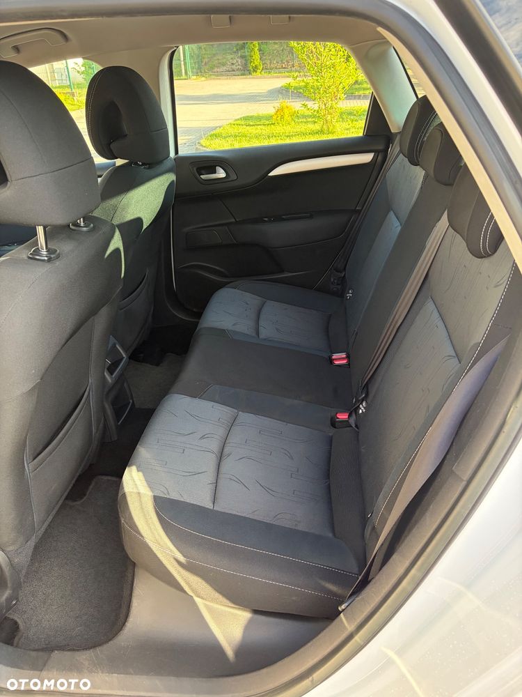 Citroën C4 HDi 110 Attraction - 14