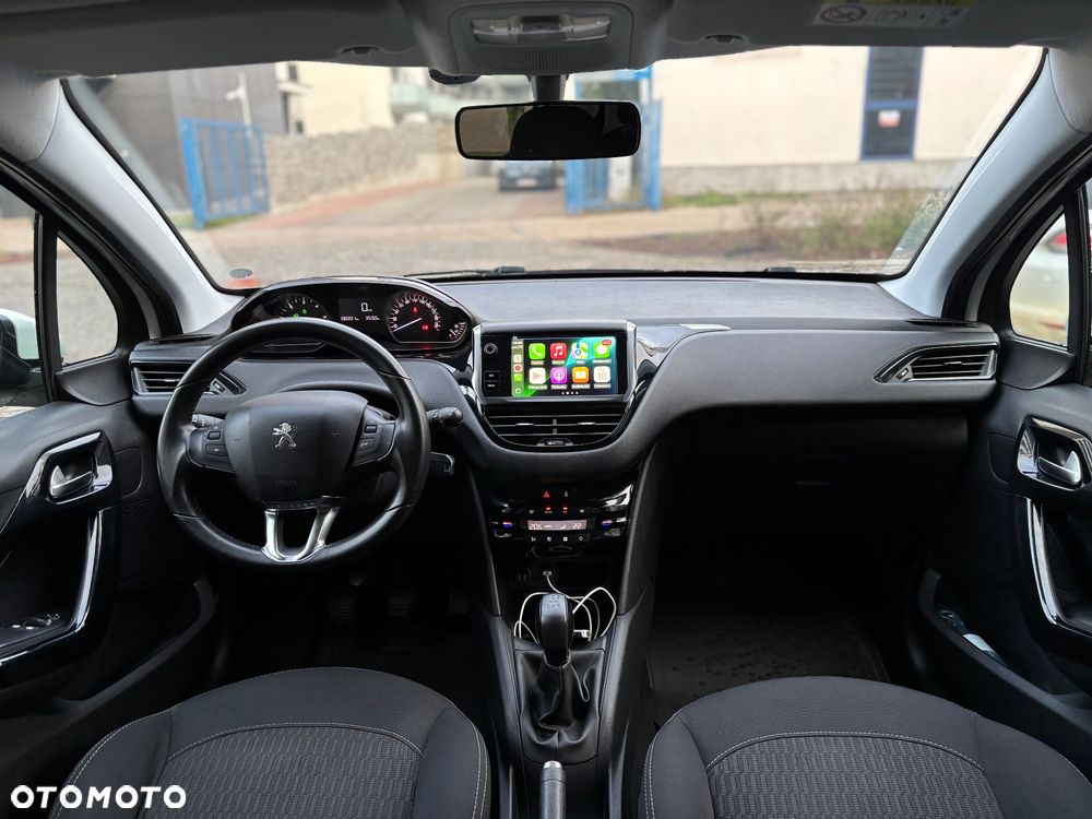 Peugeot 208 1.6 BlueHDi Allure S&S - 17