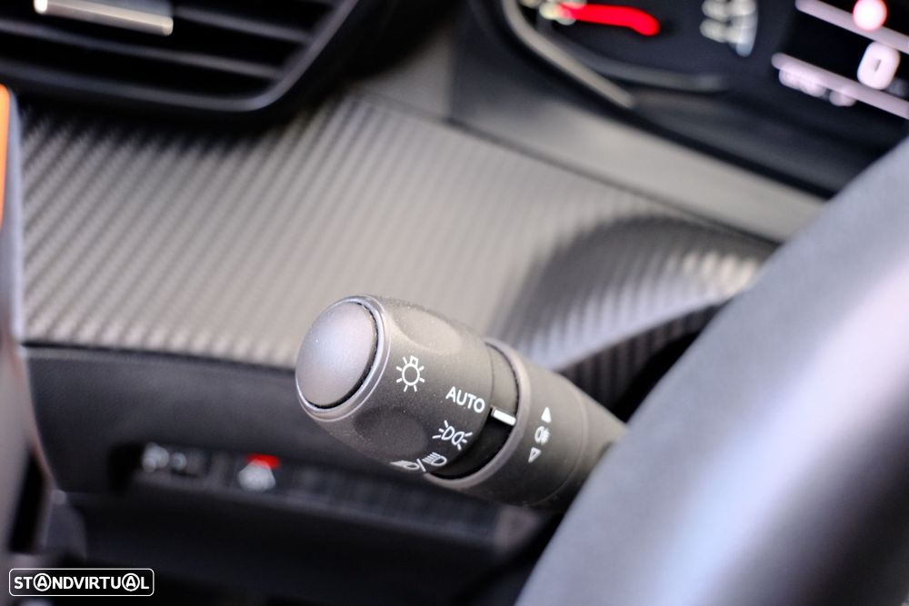 Peugeot 2008 1.2 PureTech Active Pack EAT8 - 16