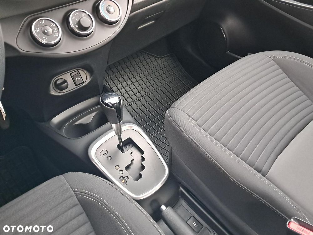 Toyota Yaris 1.5 Premium CVT - 17