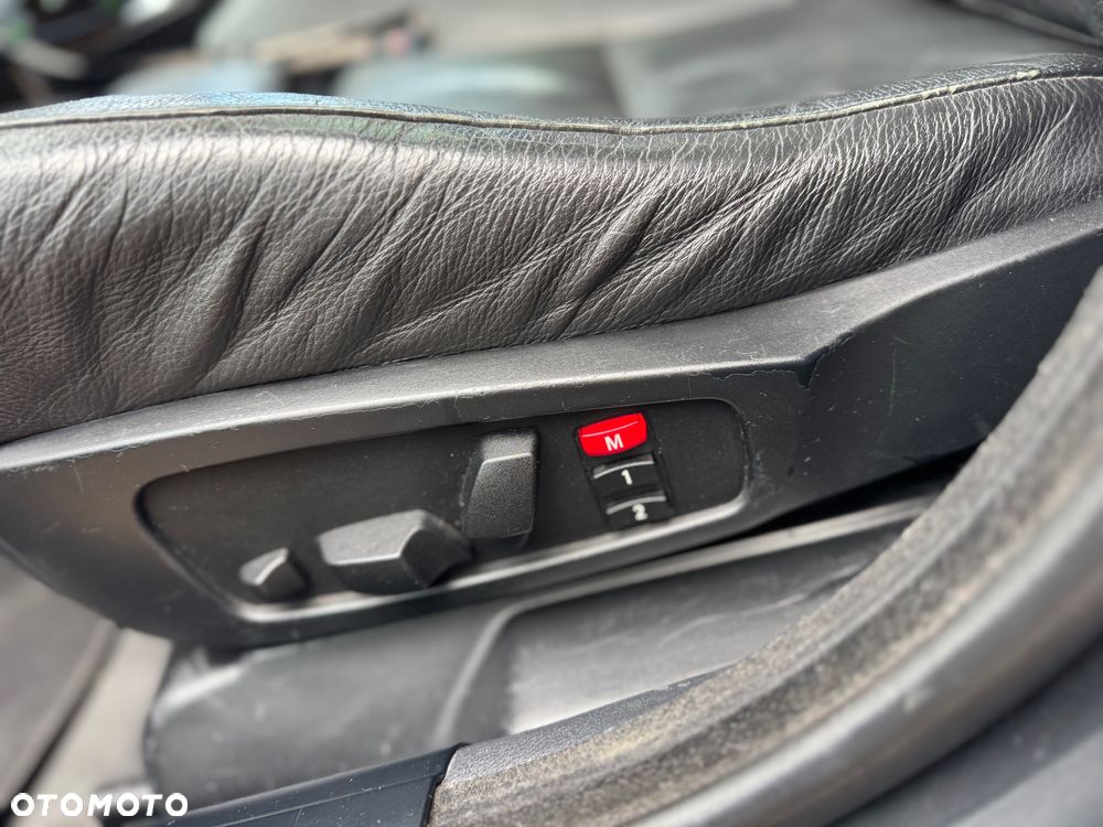 BMW Seria 5 525d - 8