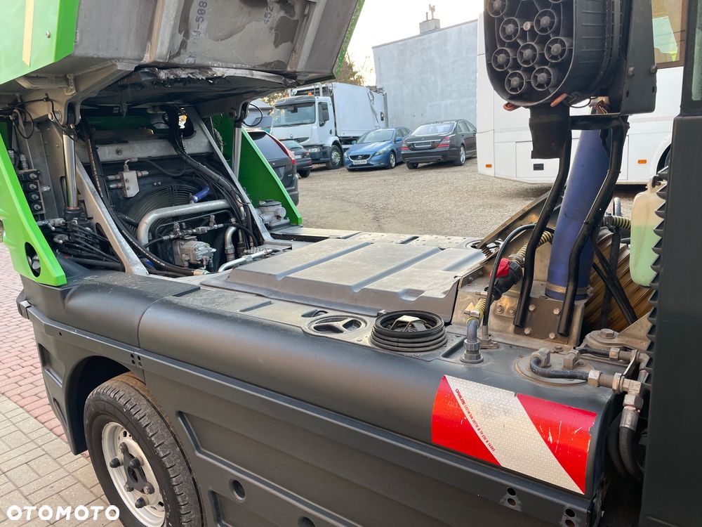 Schmidt Swingo Compact CS 256   200 + Zamiatarka drogowa  zamiatarka chodnikowa uliczna  Swingo 200 +    Super stan 2019 rok - 34
