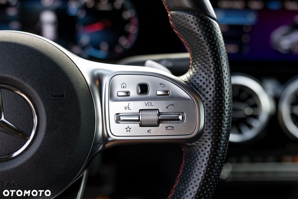 Mercedes-Benz GLA 250 8G-DCT AMG Line - 31