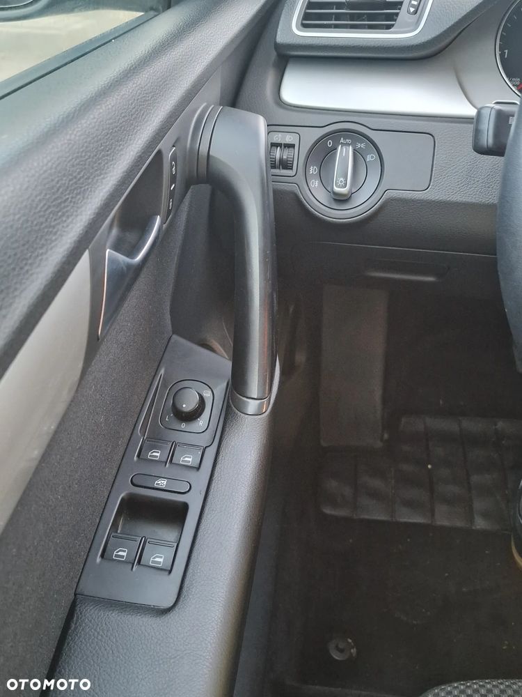 Volkswagen Passat 2.0 TDI Highline DSG - 13