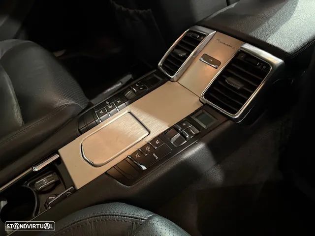 Porsche Panamera 4 Platinum Edition PDK - 25