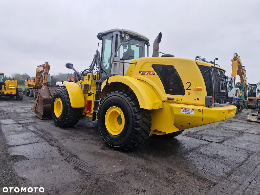 New Holland W270B