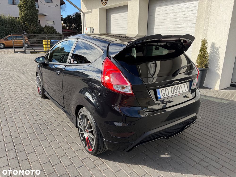Ford Fiesta ST - 10