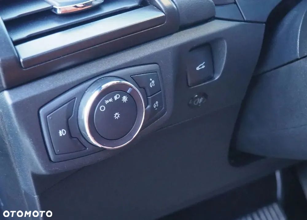 Ford Fusion 2.0 EcoBoost Titanium - 24
