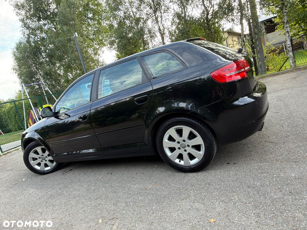 Audi A3 Sportback 1.4 TFSI Attraction - 4