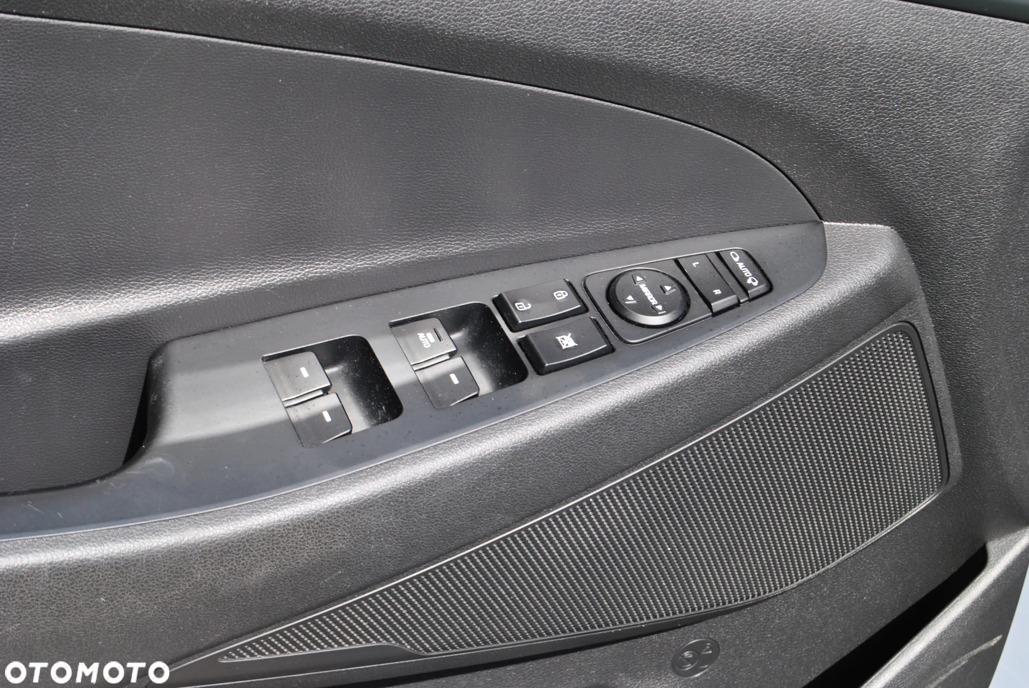 Hyundai Tucson 1.6 GDI BlueDrive Style 2WD - 34