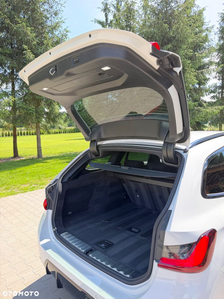 BMW Seria 3 320i M Sport - 33