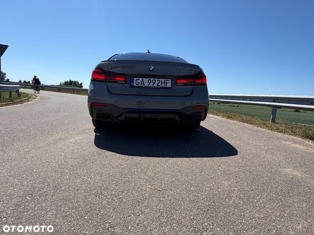 BMW Seria 5 M550i xDrive - 7