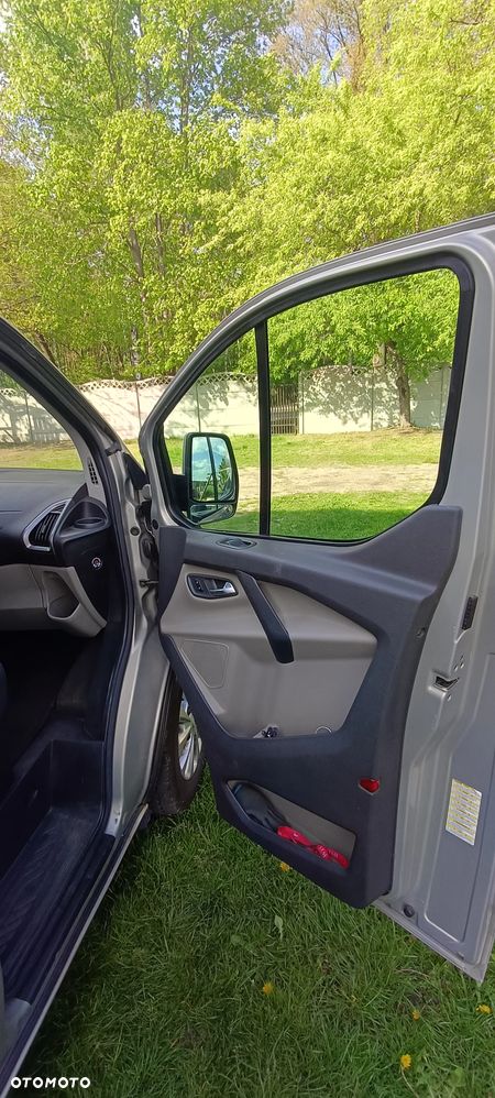 Ford Tourneo Custom - 26
