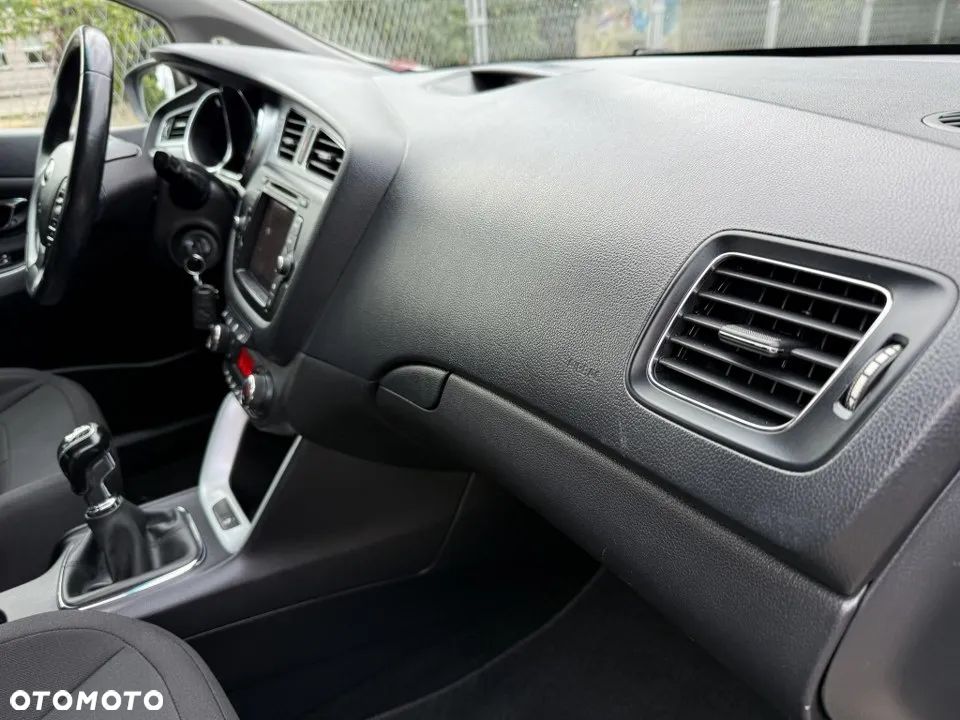 Kia Ceed 1.6 GDI SW Platinum Edition - 31
