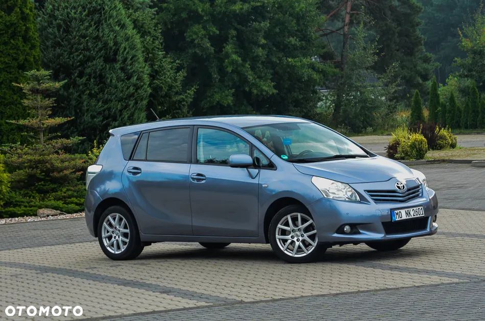 Toyota Verso 1.6 Premium 7os - 17