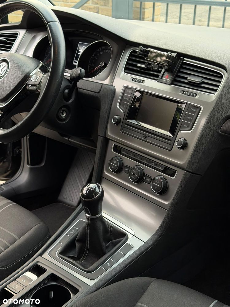Volkswagen Golf - 31