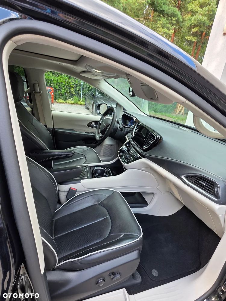 Chrysler Pacifica - 6
