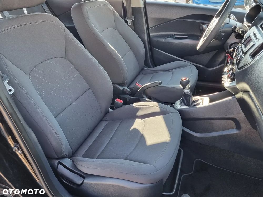 Kia Rio 1.2 Dream Team Edition - 13