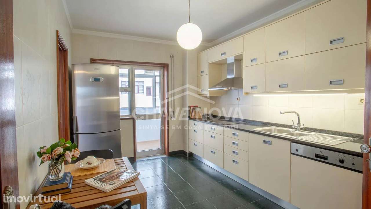 T3 Renovado c/ Garagem Box na Senhora da Hora (Matosinhos) - Grande imagem: 3/35